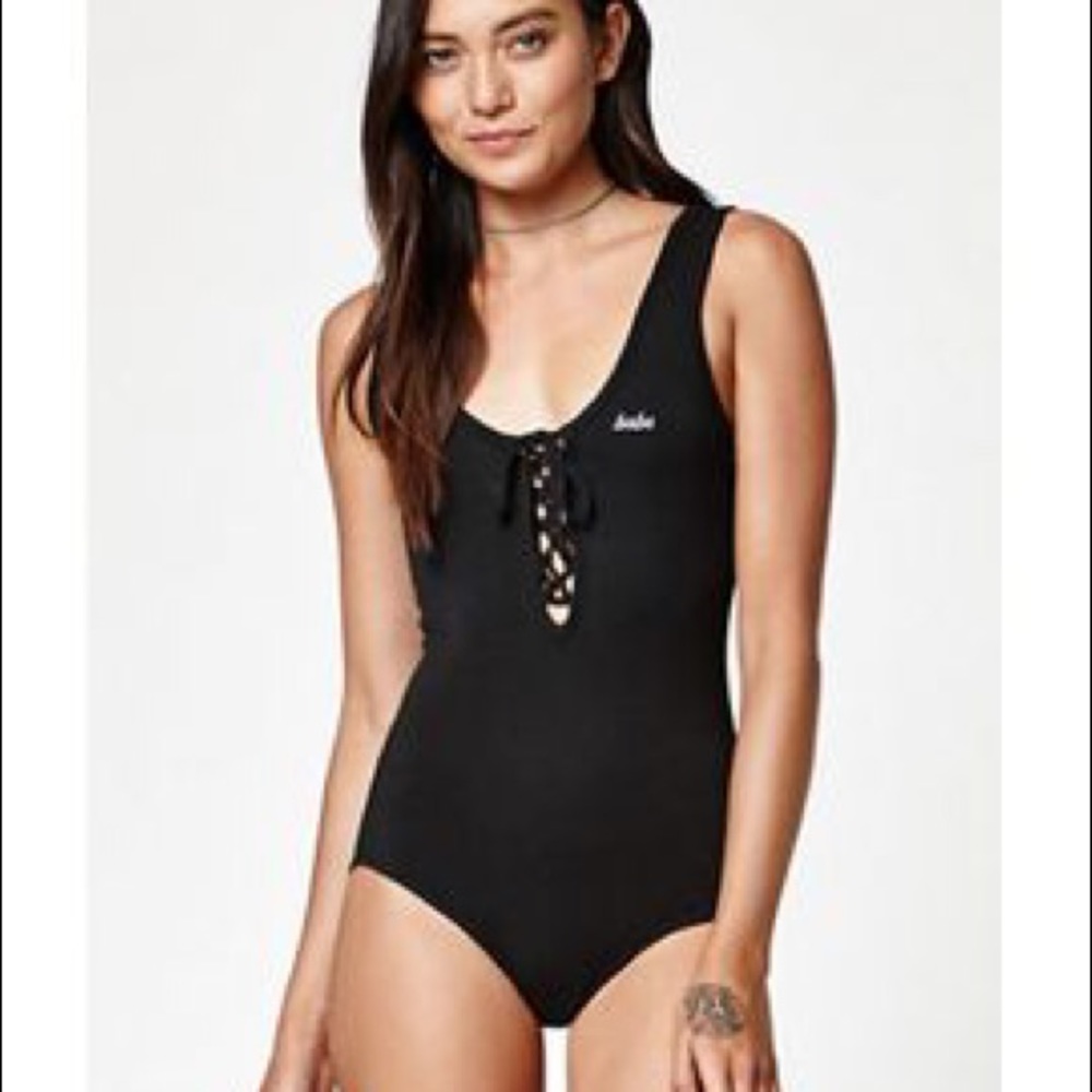 LA HEARTS BABE BODYSUIT🖤 FROM URBAN